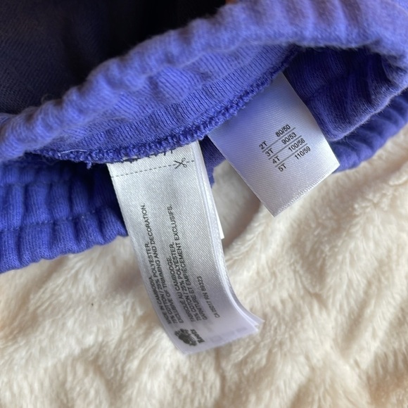 Roots kids size 4T capris with pockets in dark blue with purple waist band - Picture 6 of 7